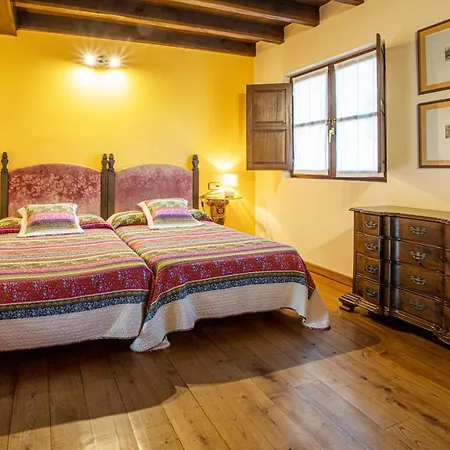 Apartamentos Turisticos Las Nieves Poo De Llanes
